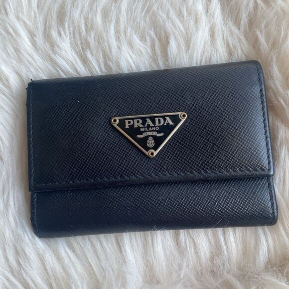 Prada Saffiano 6-ring key case - Picture 2 of 10